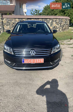 Универсал Volkswagen Passat 2012 в Дубно