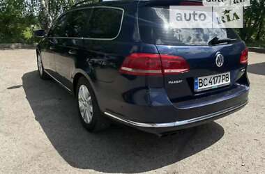 Універсал Volkswagen Passat 2013 в Самборі