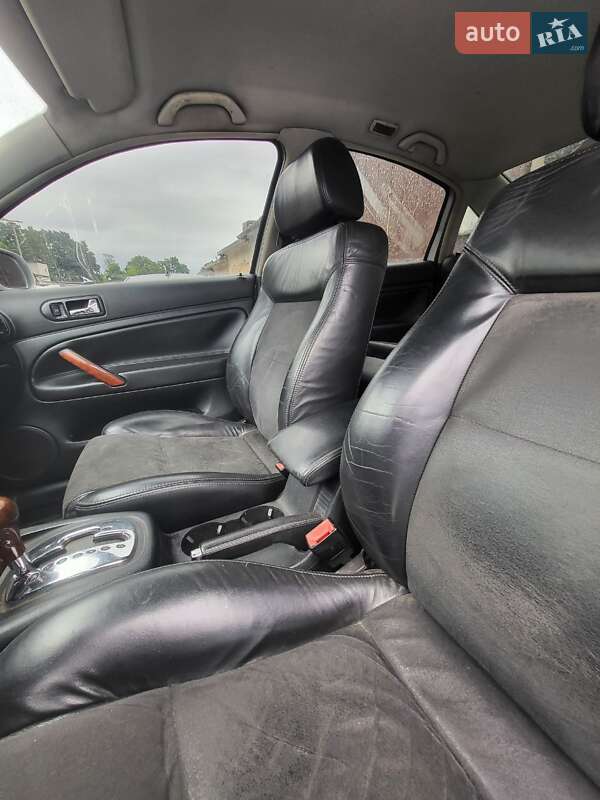 Седан Volkswagen Passat 2003 в Львове