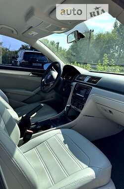 Седан Volkswagen Passat 2015 в 