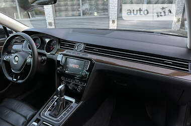 Седан Volkswagen Passat 2016 в 