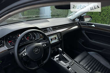 Седан Volkswagen Passat 2016 в 