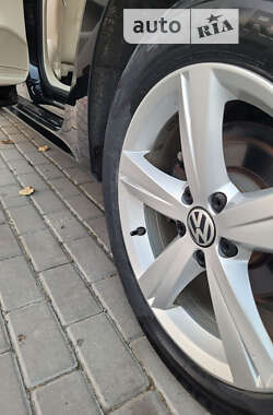 Седан Volkswagen Passat 2012 в Ивано-Франковске