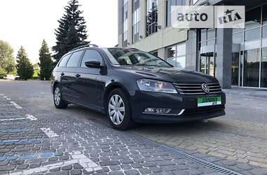 Універсал Volkswagen Passat 2012 в Львові