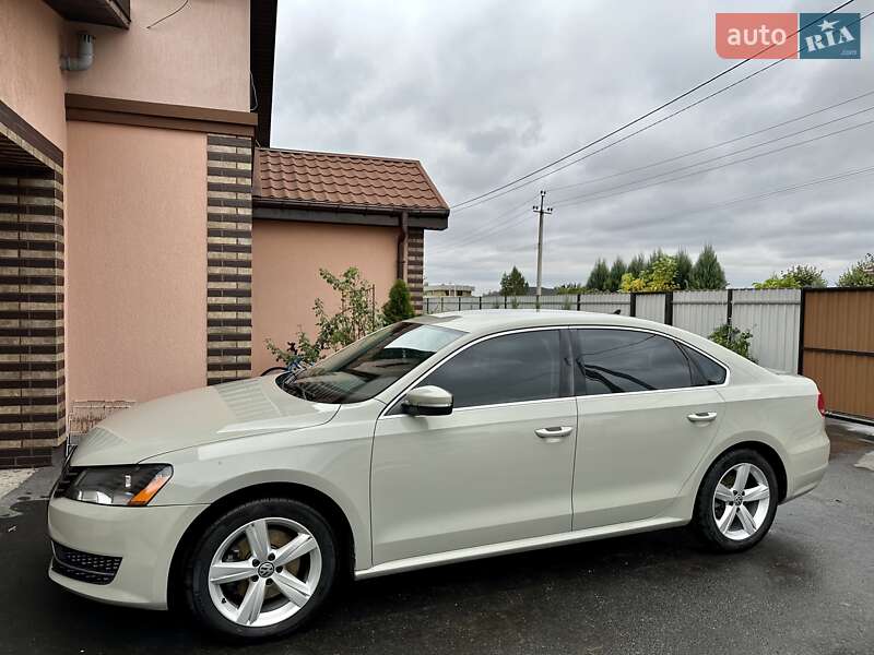 Седан Volkswagen Passat 2014 в Києві