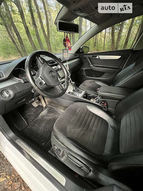 Универсал Volkswagen Passat 2012 в Ужгороде