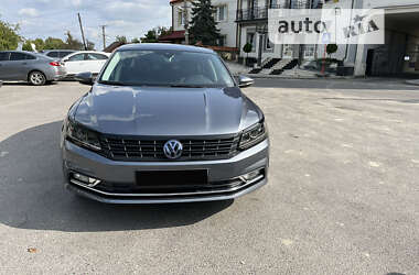 Седан Volkswagen Passat 2016 в Львові