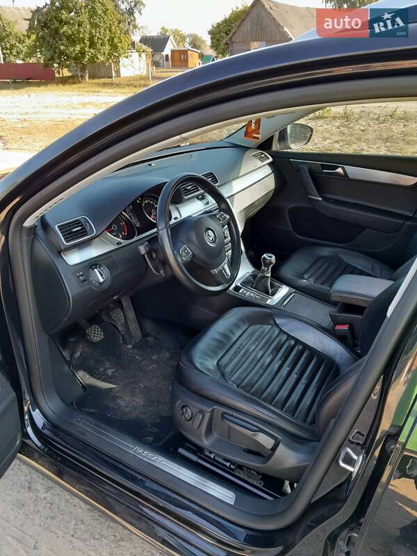 Універсал Volkswagen Passat 2011 в Дубровиці