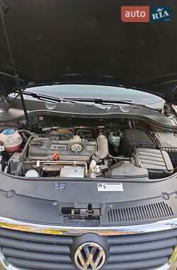 Универсал Volkswagen Passat 2009 в 