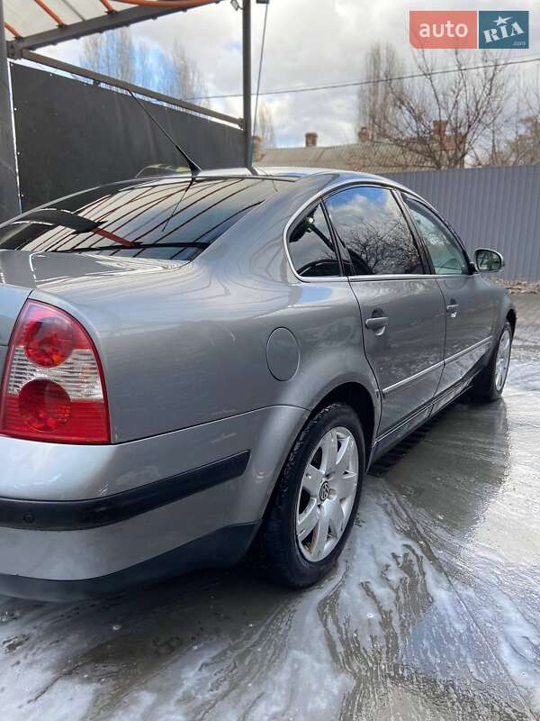 Седан Volkswagen Passat 2003 в Дніпрі