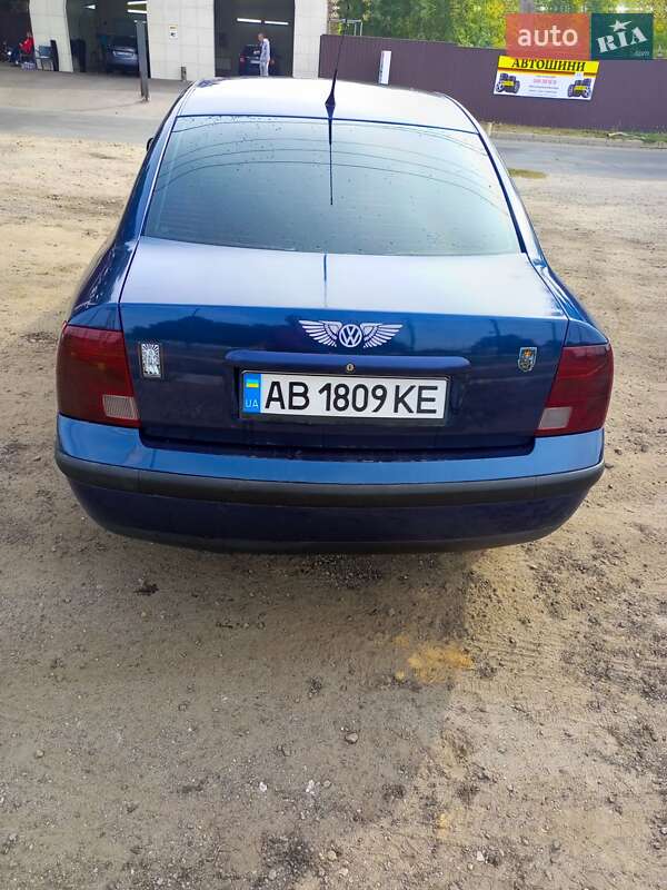 Седан Volkswagen Passat 1999 в Києві