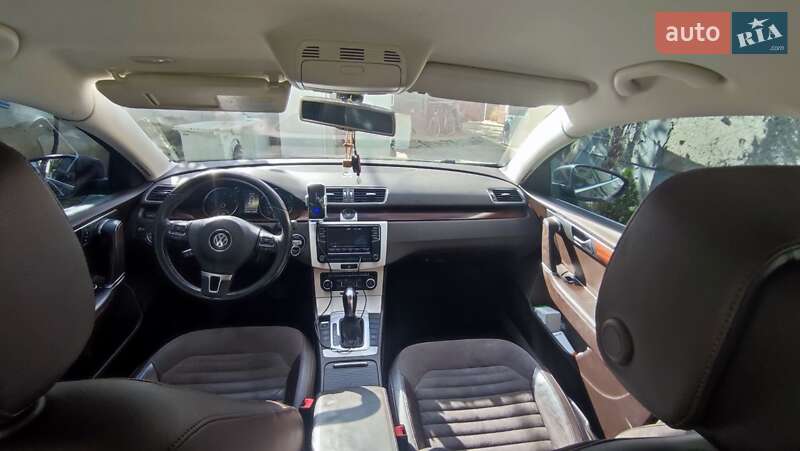 Седан Volkswagen Passat 2011 в Виноградове
