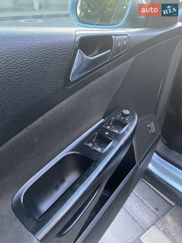 Универсал Volkswagen Passat 2007 в Остроге