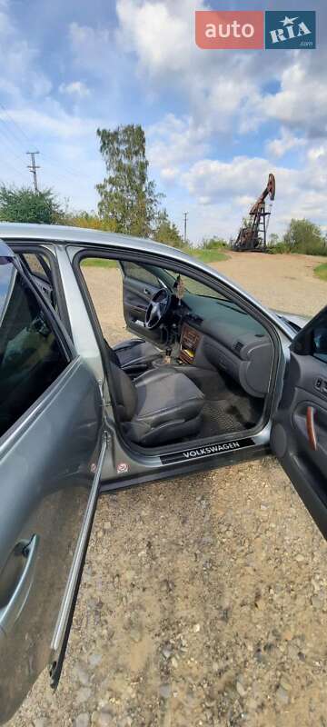 Седан Volkswagen Passat 2005 в Бориславе