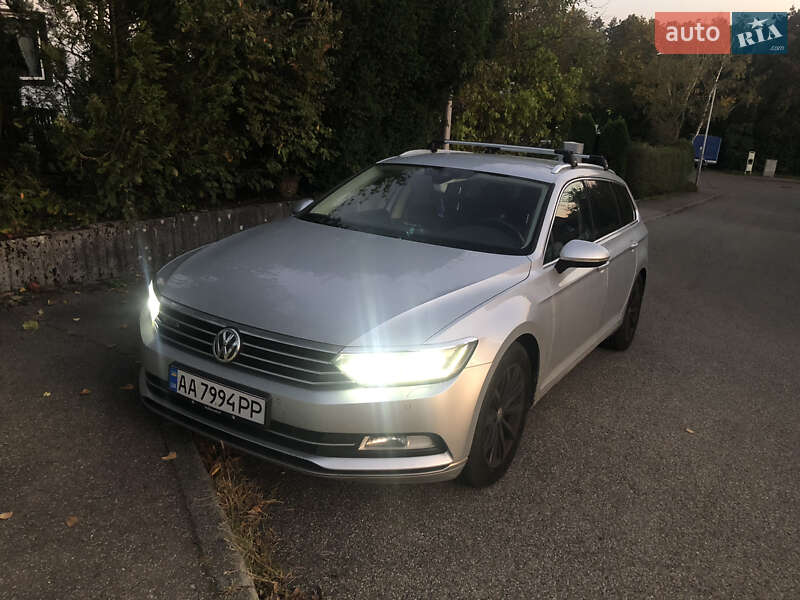 Универсал Volkswagen Passat 2015 в Киеве