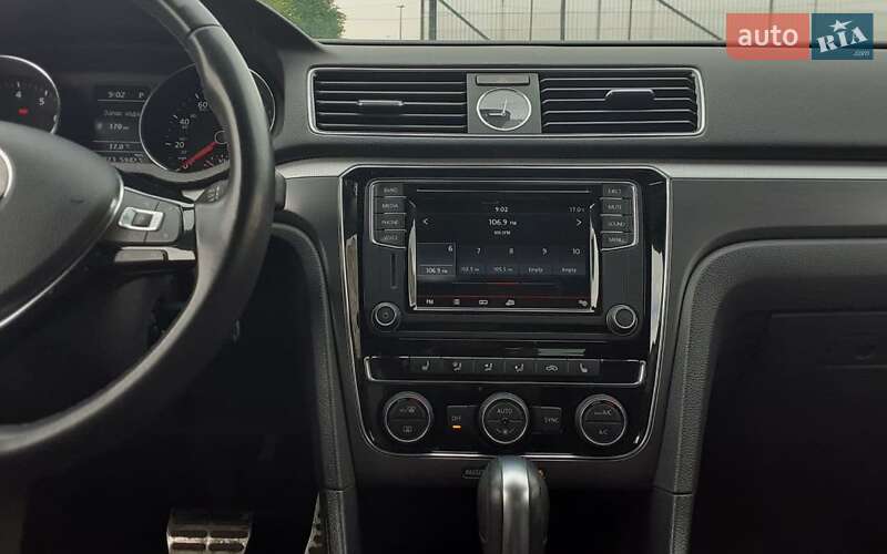 Седан Volkswagen Passat 2017 в Ужгороде