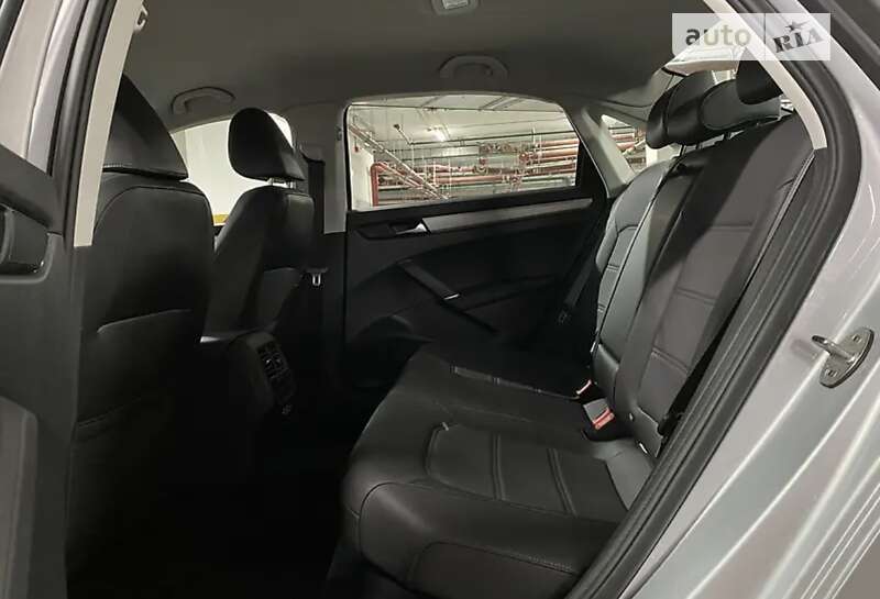 Седан Volkswagen Passat 2020 в Киеве