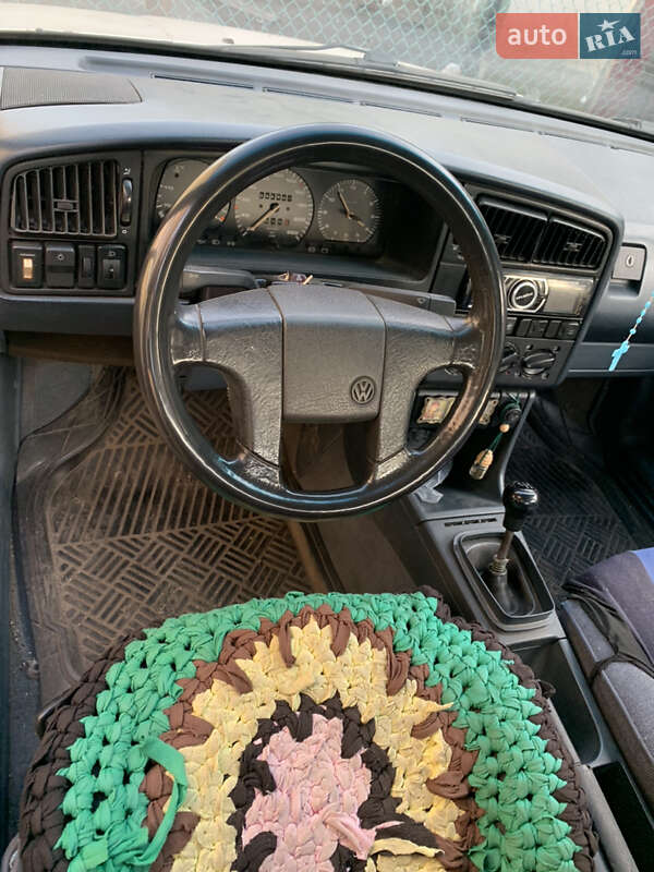 Седан Volkswagen Passat 1990 в Старокостянтинові