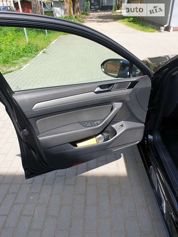 Универсал Volkswagen Passat 2016 в Стрые фото 11 Универсал Volkswagen Passat 2016 в Стрые