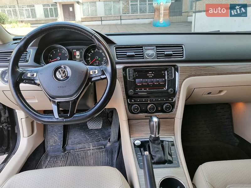 Седан Volkswagen Passat 2017 в Кривом Роге