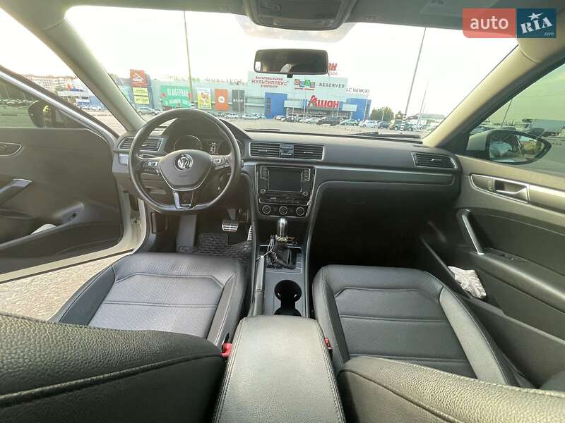 Седан Volkswagen Passat 2018 в Днепре