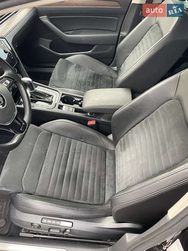 Седан Volkswagen Passat 2018 в Києві