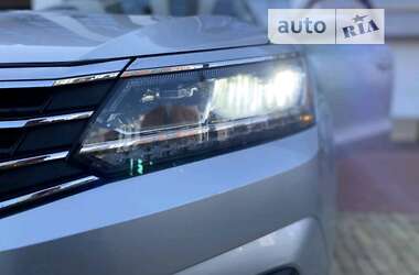 Седан Volkswagen Passat 2017 в Рахові