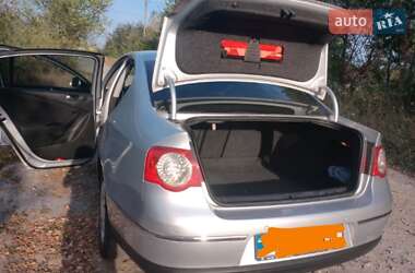 Седан Volkswagen Passat 2008 в Звягеле