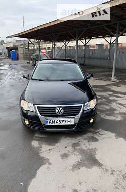 Седан Volkswagen Passat 2006 в Звягелі