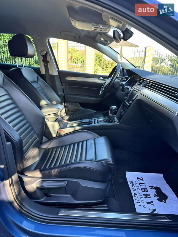 Універсал Volkswagen Passat 2016 в Чернівцях