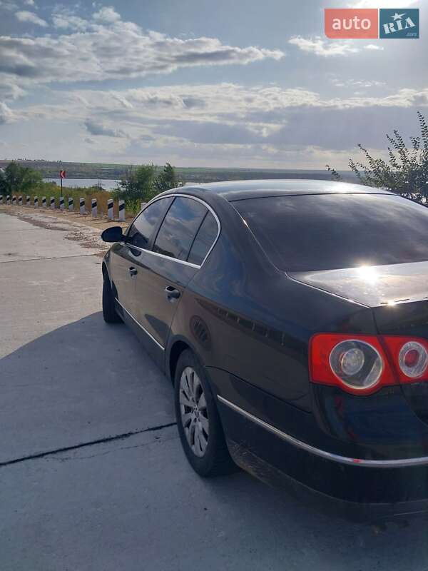 Седан Volkswagen Passat 2006 в Вознесенске