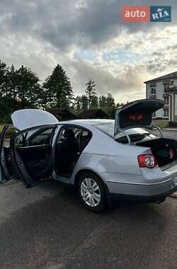 Седан Volkswagen Passat 2007 в Житомире