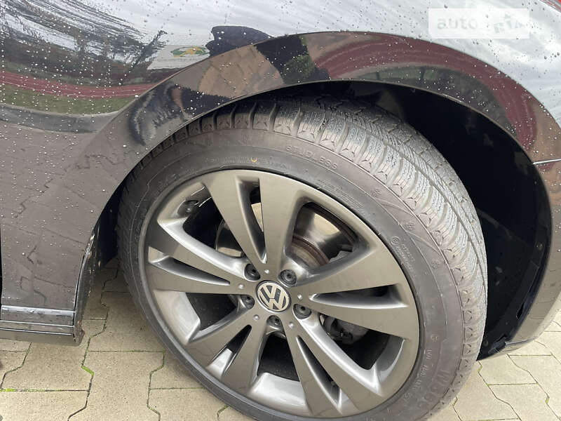 Универсал Volkswagen Passat 2016 в Киеве