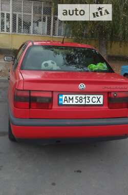 Седан Volkswagen Passat 1994 в Емильчине