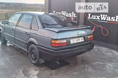 Седан Volkswagen Passat 1989 в Шумську