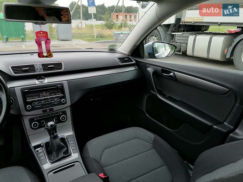 Універсал Volkswagen Passat 2011 в Києві