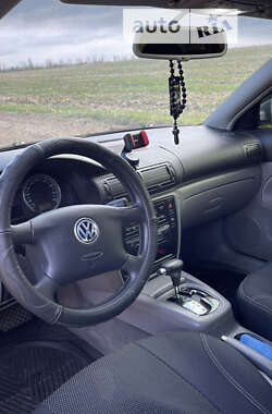 Седан Volkswagen Passat 2002 в Новоукраинке