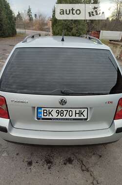 Универсал Volkswagen Passat 2003 в Дубровице