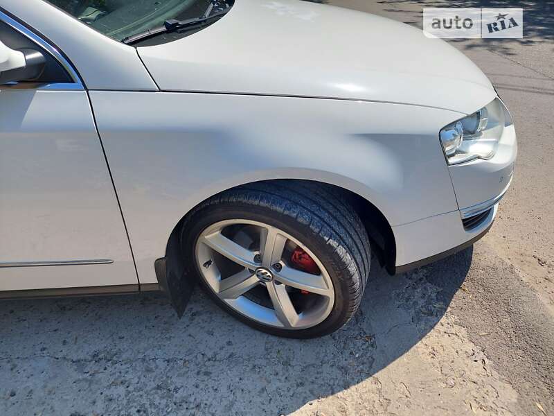 Універсал Volkswagen Passat 2009 в Одесі