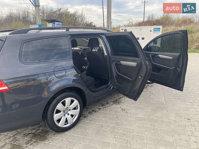 Универсал Volkswagen Passat 2013 в Жовкве