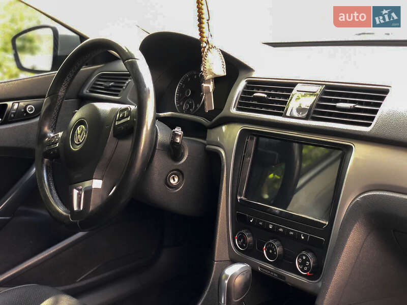 Седан Volkswagen Passat 2014 в Ружині