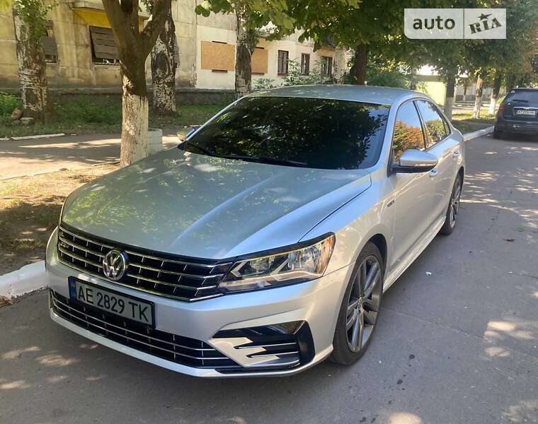 Седан Volkswagen Passat 2018 в Покровске