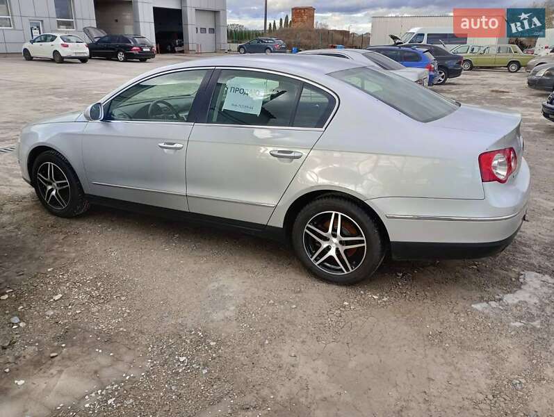 Седан Volkswagen Passat 2010 в Киеве