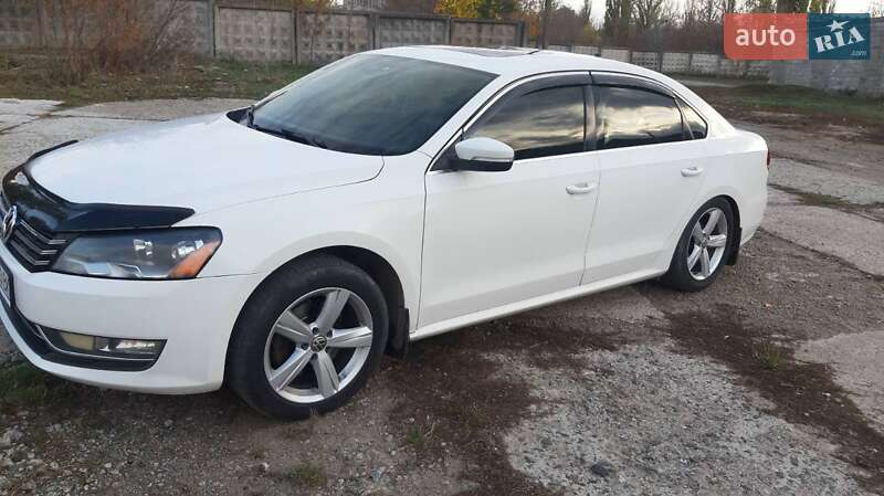 Седан Volkswagen Passat 2012 в Новоукраїнці