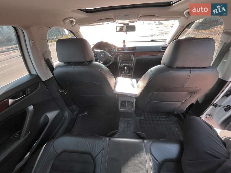 Седан Volkswagen Passat 2013 в Києві