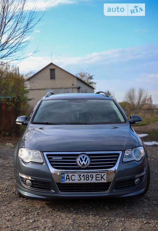 Універсал Volkswagen Passat 2010 в Луцьку