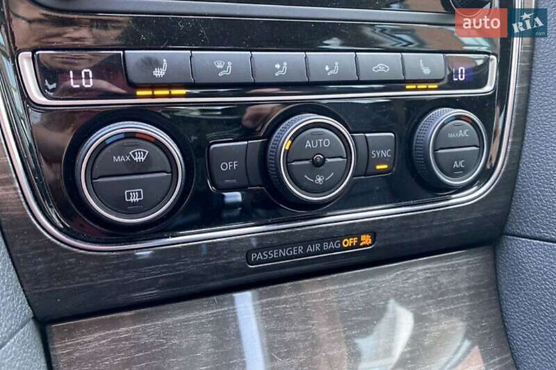 Седан Volkswagen Passat 2017 в Рахове