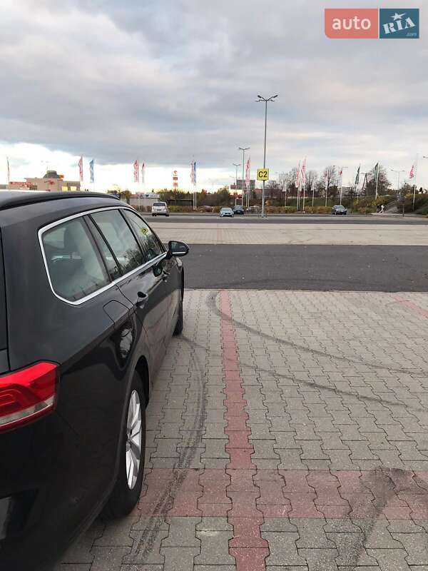 Универсал Volkswagen Passat 2015 в Львове