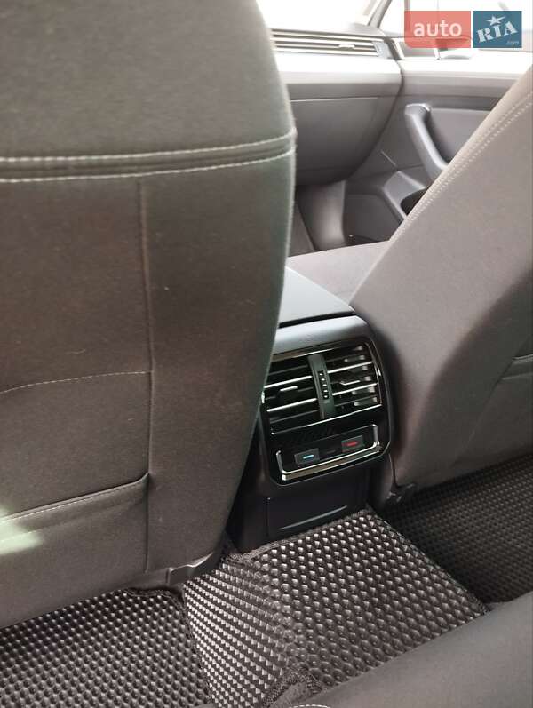 Універсал Volkswagen Passat 2015 в Старокостянтинові