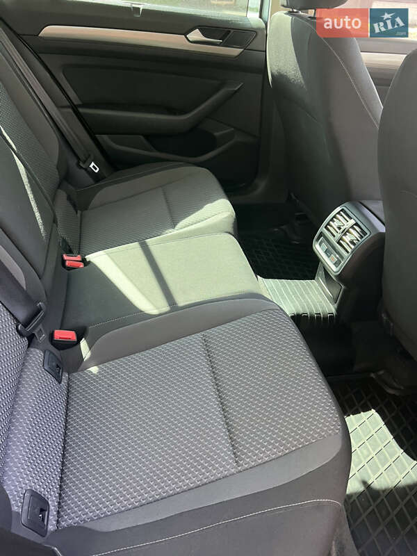 Універсал Volkswagen Passat 2016 в Києві